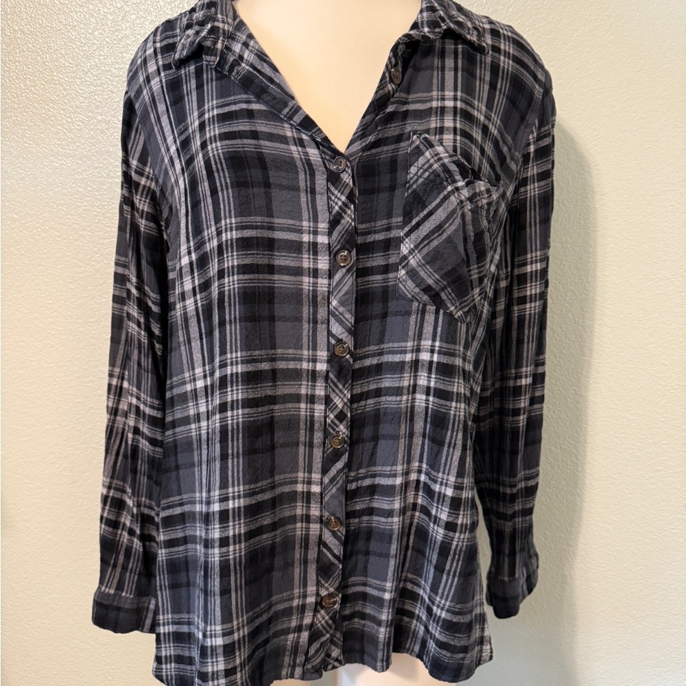 Terra & Sky Plaid Button-Down Shirt - Black and‎ Gray